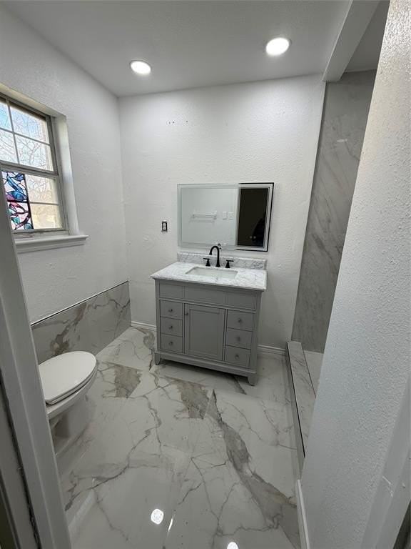 2529 Rutgers Dr - Photo 3 of 38