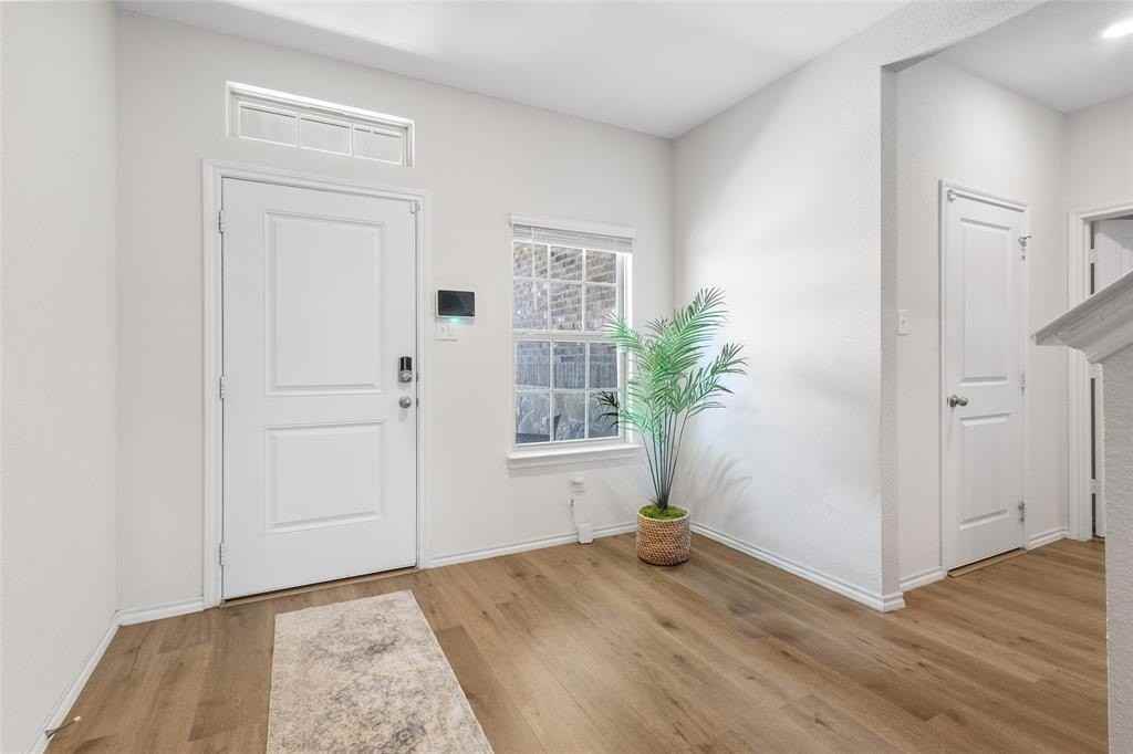 3005 Karsen Ln - Photo 2 of 16