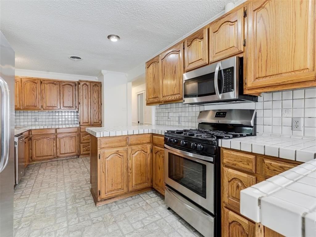 14025 Janwood Ln - Photo 3 of 21
