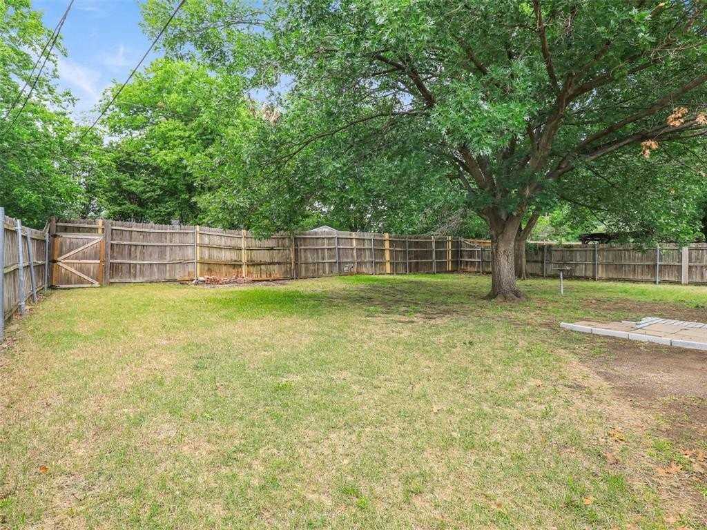 14025 Janwood Ln - Photo 4 of 21