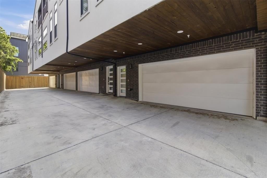 2115 N Fitzhugh Ave #102 - Photo 2 of 39