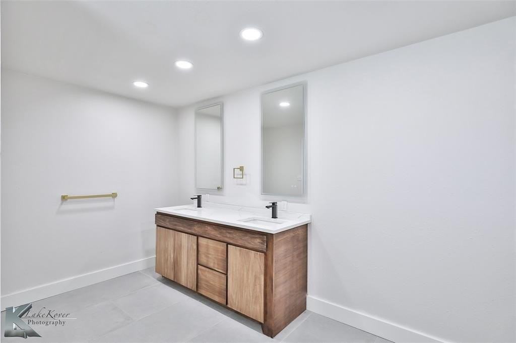 13 Pinehurst St - Photo 7 of 40