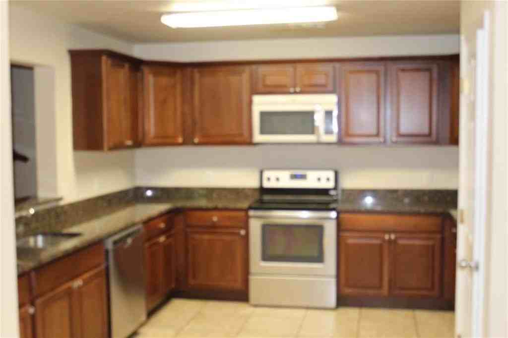 502 Bellevue Ln - Photo 2 of 17