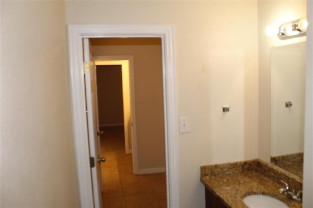 502 Bellevue Ln - Photo 3 of 17