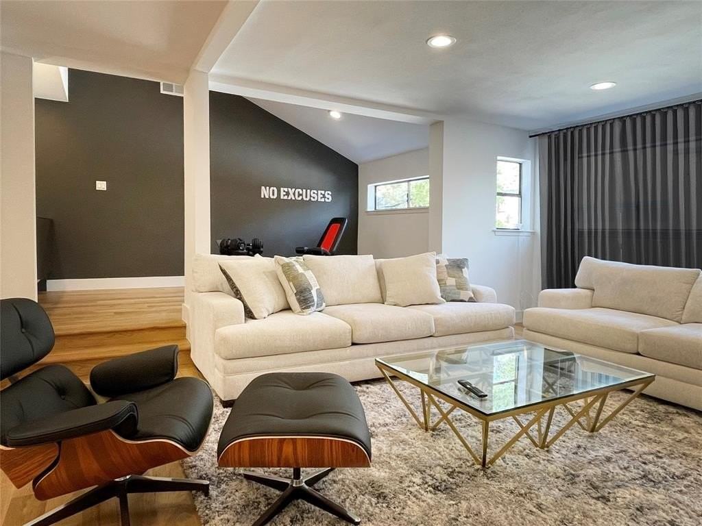 6802 Bert Ln - Photo 3 of 39