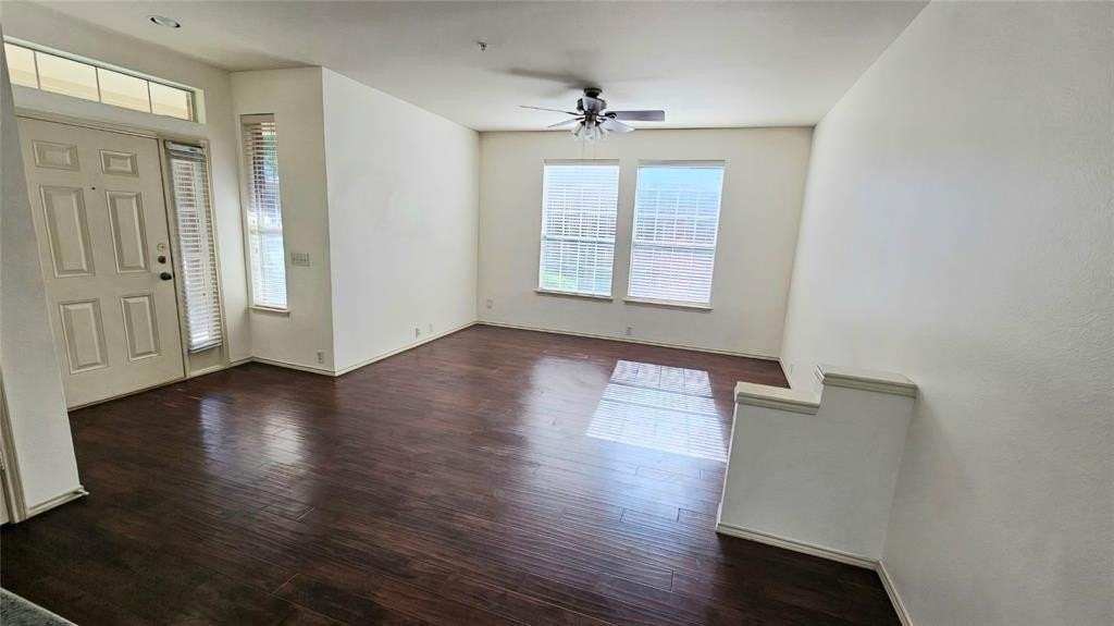 501 Jeans Creek Dr - Photo 2 of 21