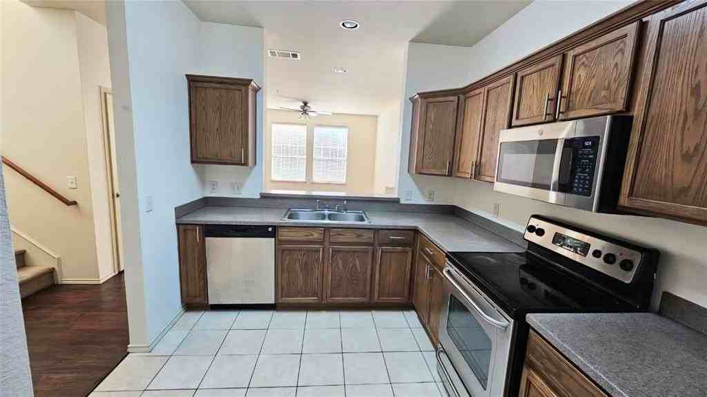 501 Jeans Creek Dr - Photo 6 of 21