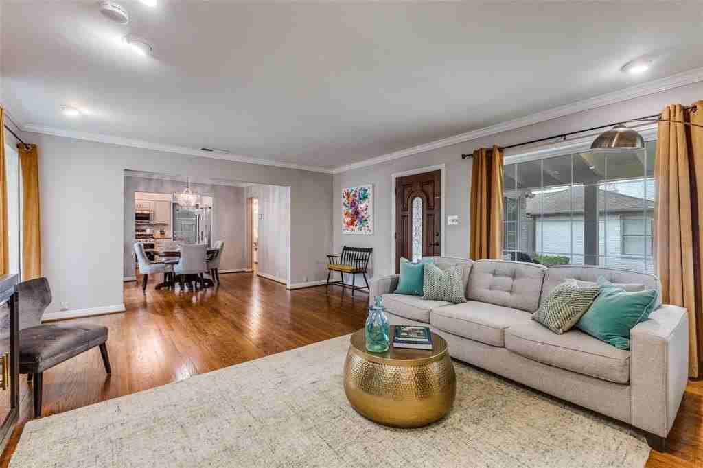 6435 Sondra Dr - Photo 4 of 21