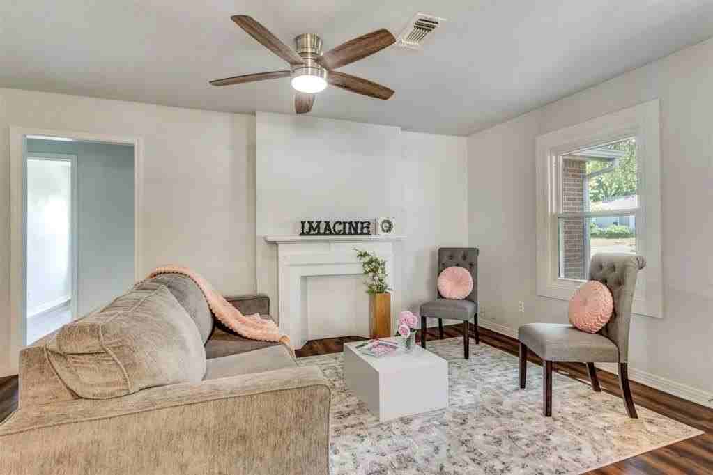 3241 Sandage Ave - Photo 6 of 25