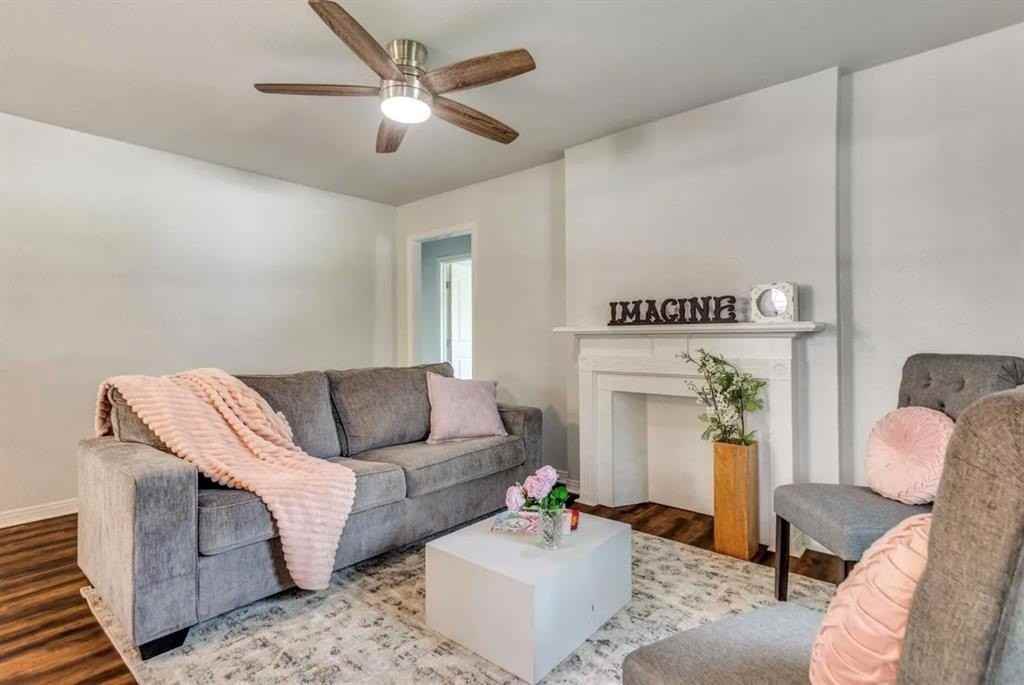 3241 Sandage Ave - Photo 7 of 25