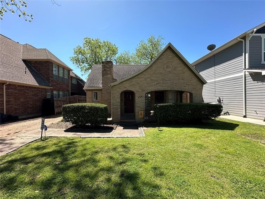 5842 Prospect Ave - Photo 2 of 16