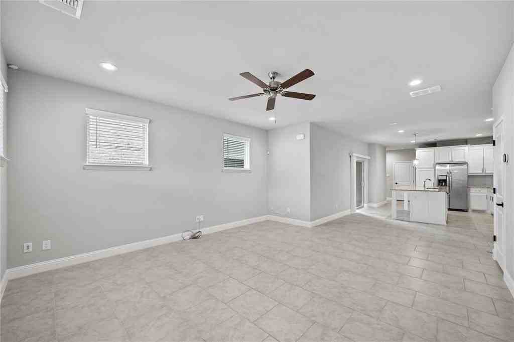 6709 Windlord Dr - Photo 4 of 39