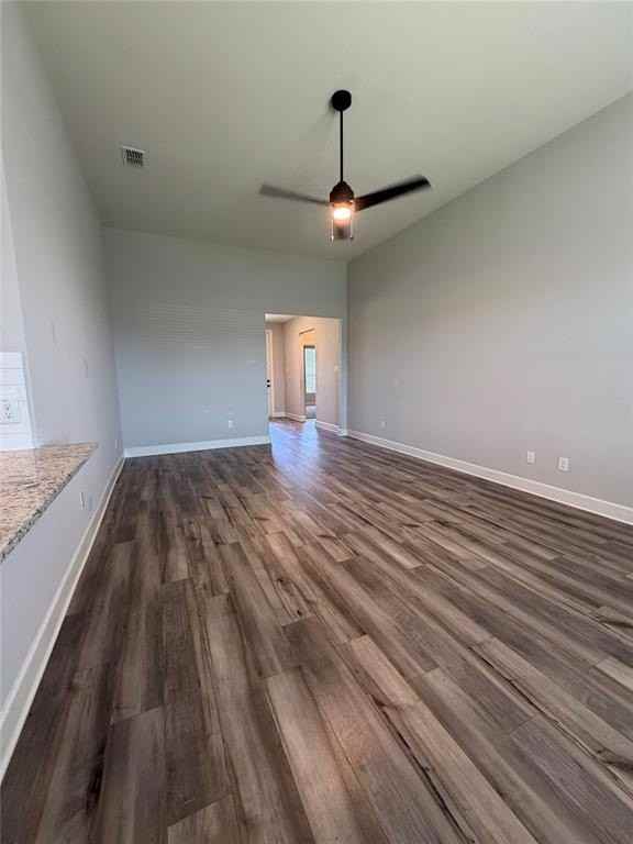 925 Emerson Dr - Photo 4 of 14