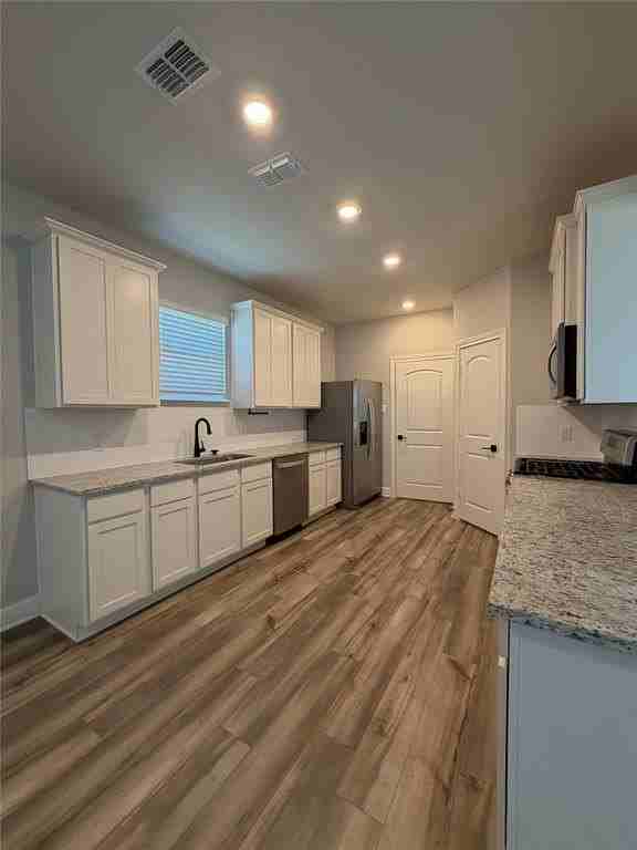 925 Emerson Dr - Photo 5 of 14
