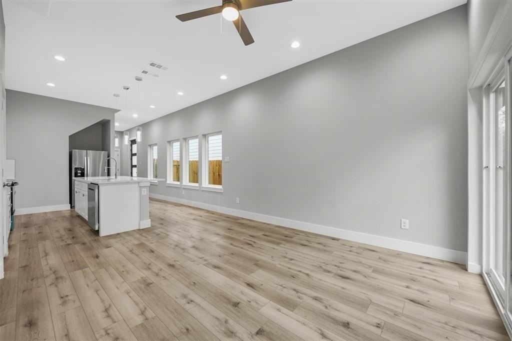 2507 Birmingham Ave - Photo 6 of 34