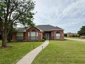 1658 Glenmore Dr - Photo 1 of 1