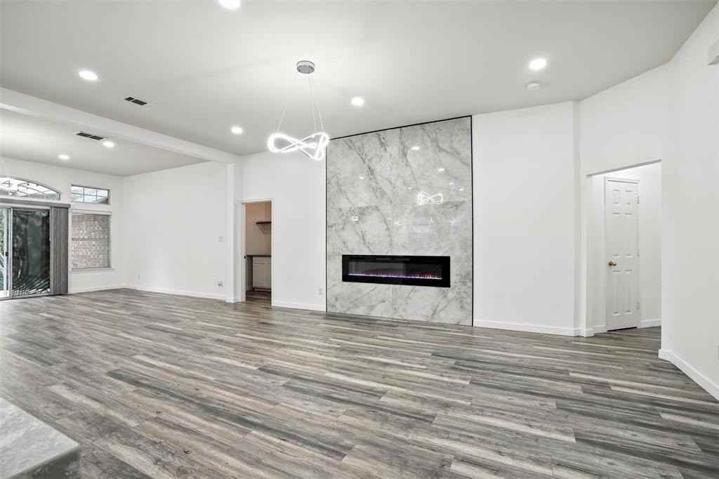 6605 Oxford Ln - Photo 6 of 34