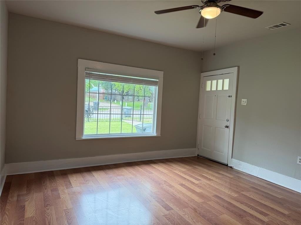 801 Wayne St - Photo 2 of 15