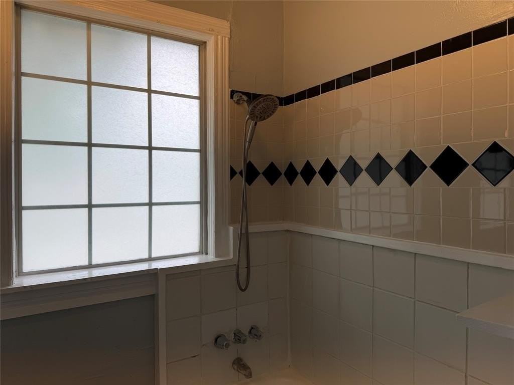 801 Wayne St - Photo 7 of 15