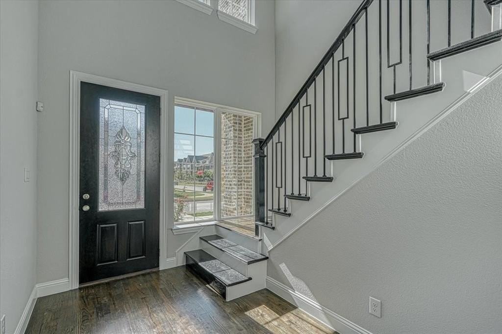 4932 Mckinney Hollow Dr - Photo 4 of 40
