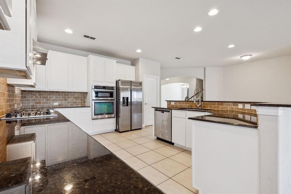 540 Calliopsis St - Photo 3 of 25