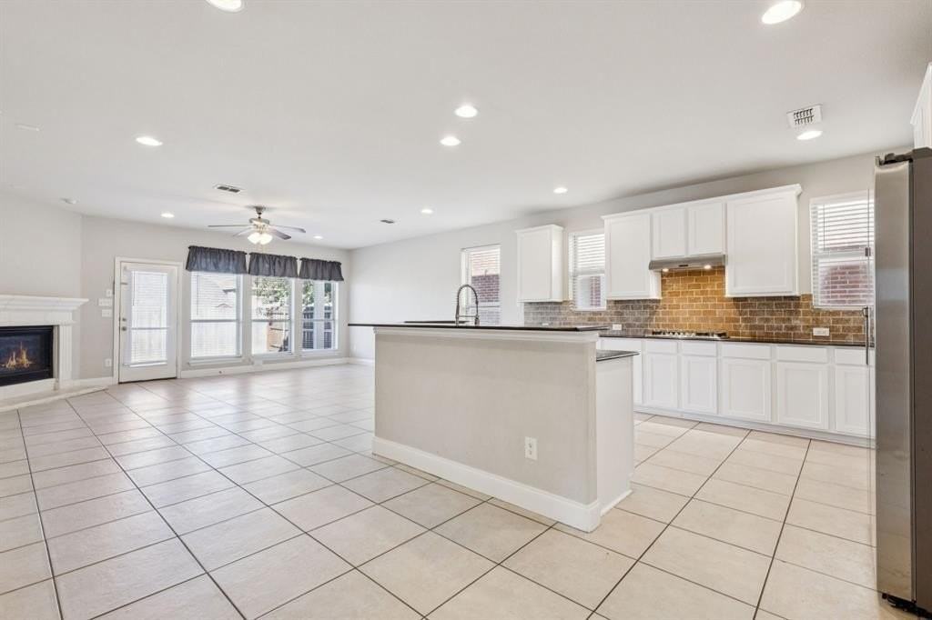 540 Calliopsis St - Photo 7 of 25