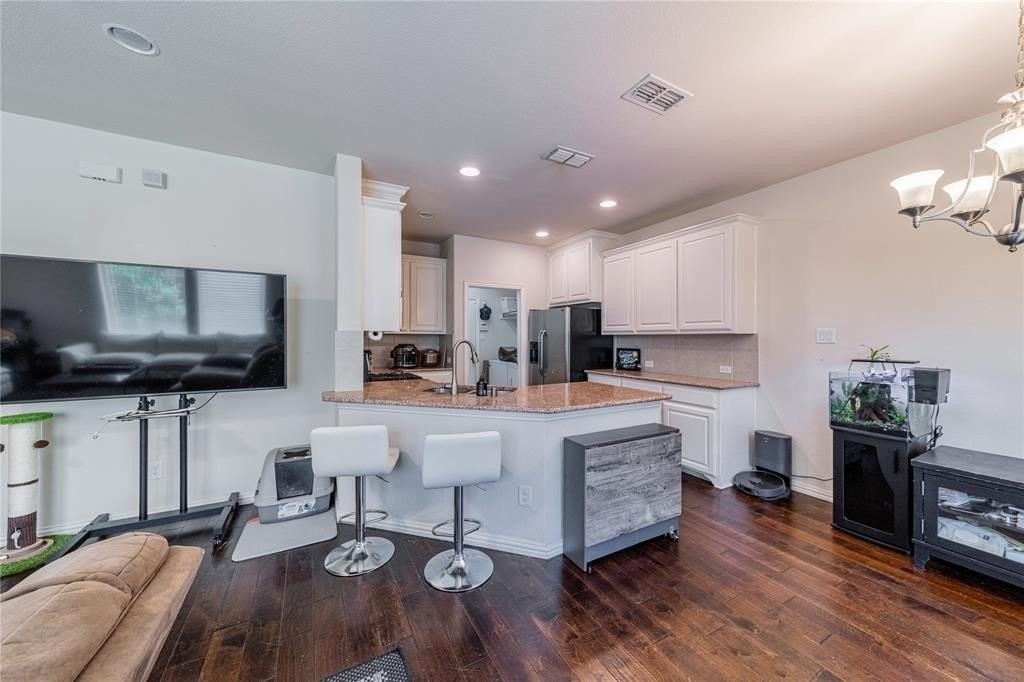 534 Alexandra Ave - Photo 4 of 19
