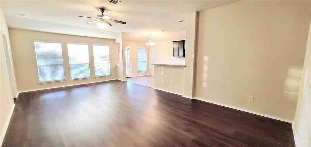 818 Hazels Way - Photo 2 of 16