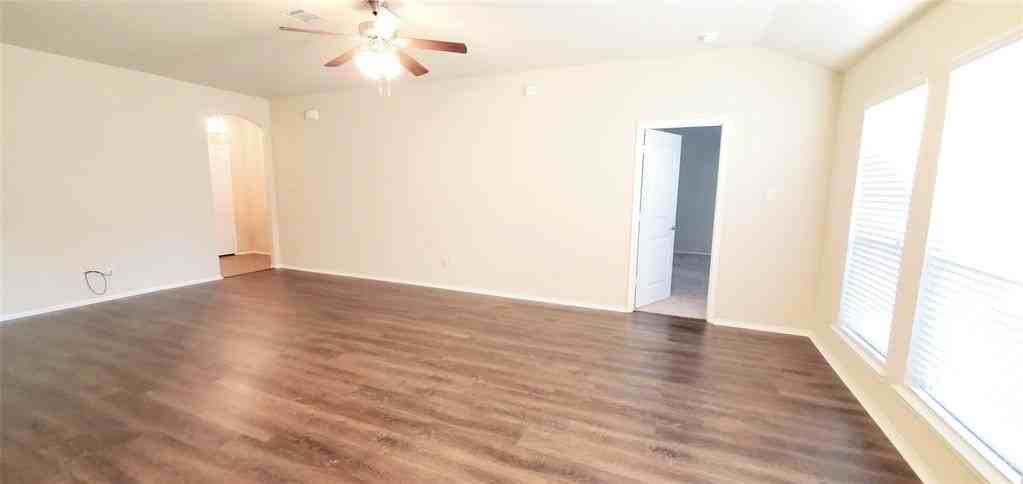 818 Hazels Way - Photo 3 of 16