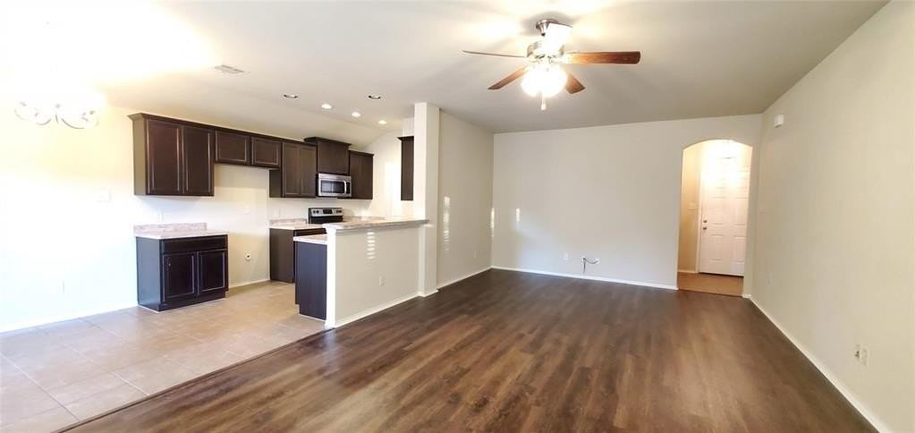 818 Hazels Way - Photo 4 of 16