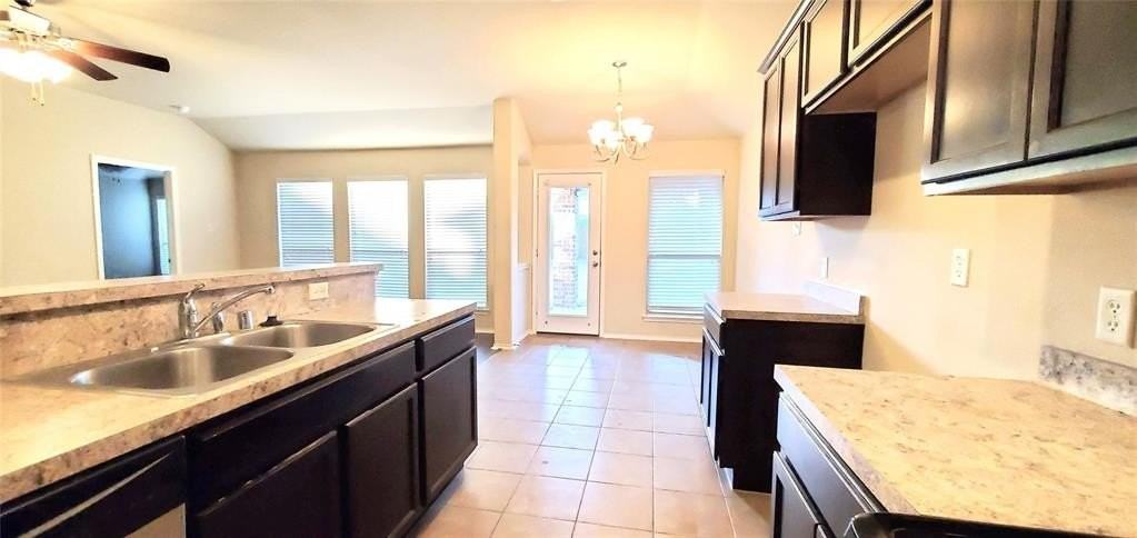 818 Hazels Way - Photo 6 of 16