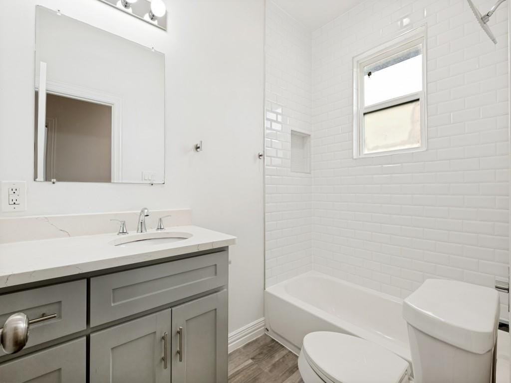 1028 Claude St - Photo 6 of 9