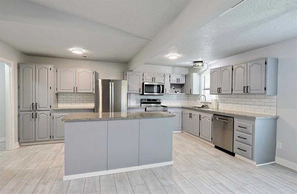 1710 Bob White Ct - Photo 5 of 28