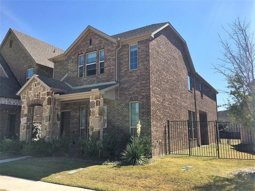 1353 Elaine Dr - Photo 2 of 34