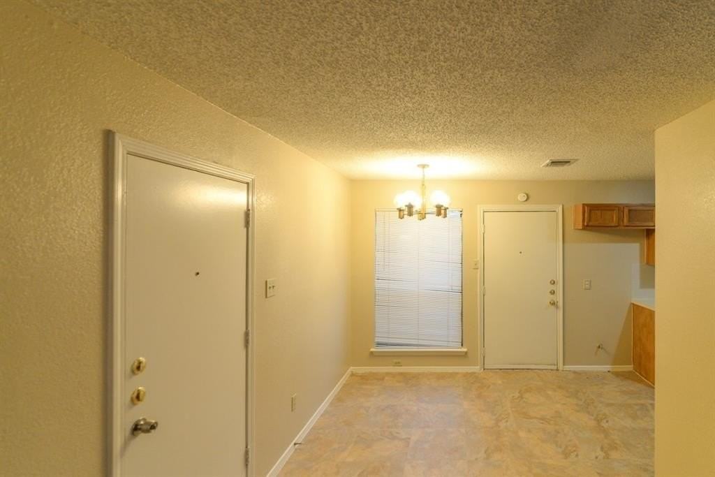 11815 Sunrise Dr - Photo 6 of 23