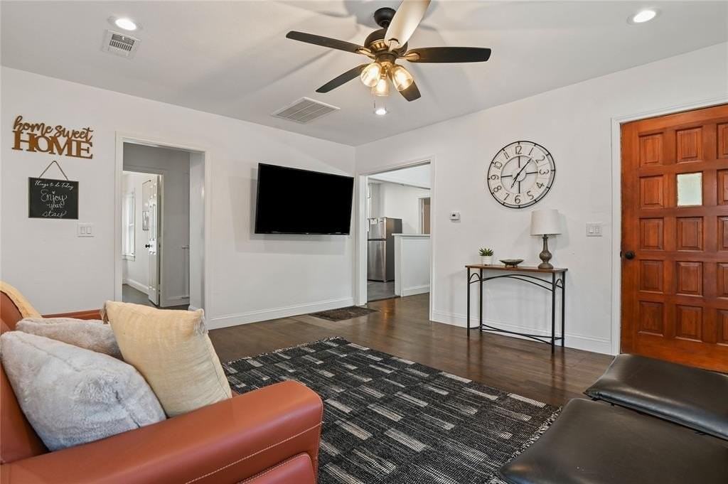 80 Vaughn Dr - Photo 3 of 33