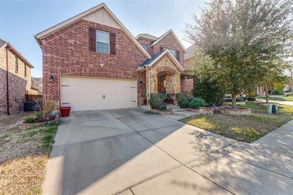 8609 Mccutchins Dr - Photo 2 of 25