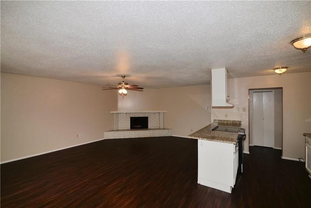 556 Hanover Dr - Photo 2 of 5
