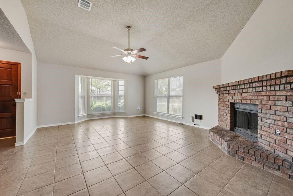 2618 Trumpet Dr - Photo 3 of 17