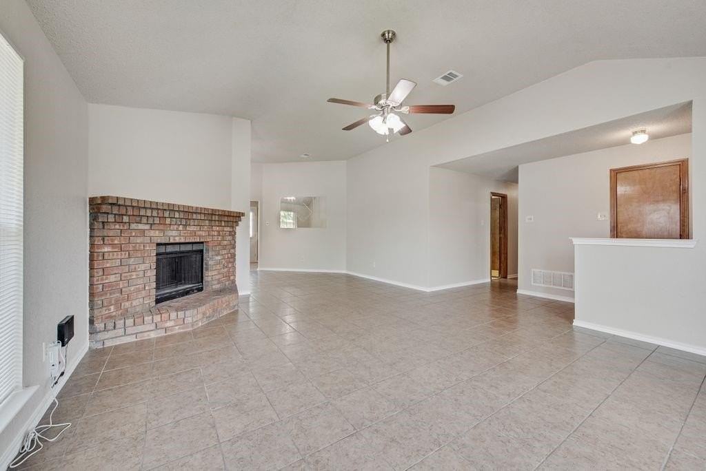 2618 Trumpet Dr - Photo 4 of 17