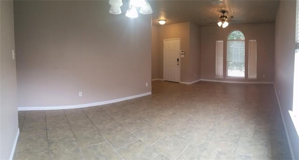 8640 Rainy Lake Dr - Photo 3 of 15