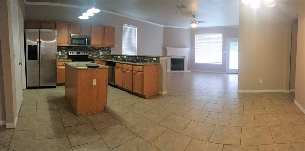 8640 Rainy Lake Dr - Photo 4 of 15