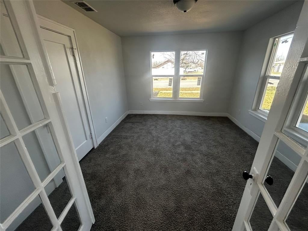 1742 Victoria St - Photo 2 of 12