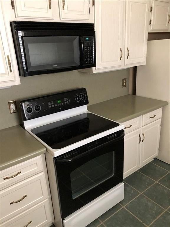 55 Morrow Dr - Photo 2 of 7