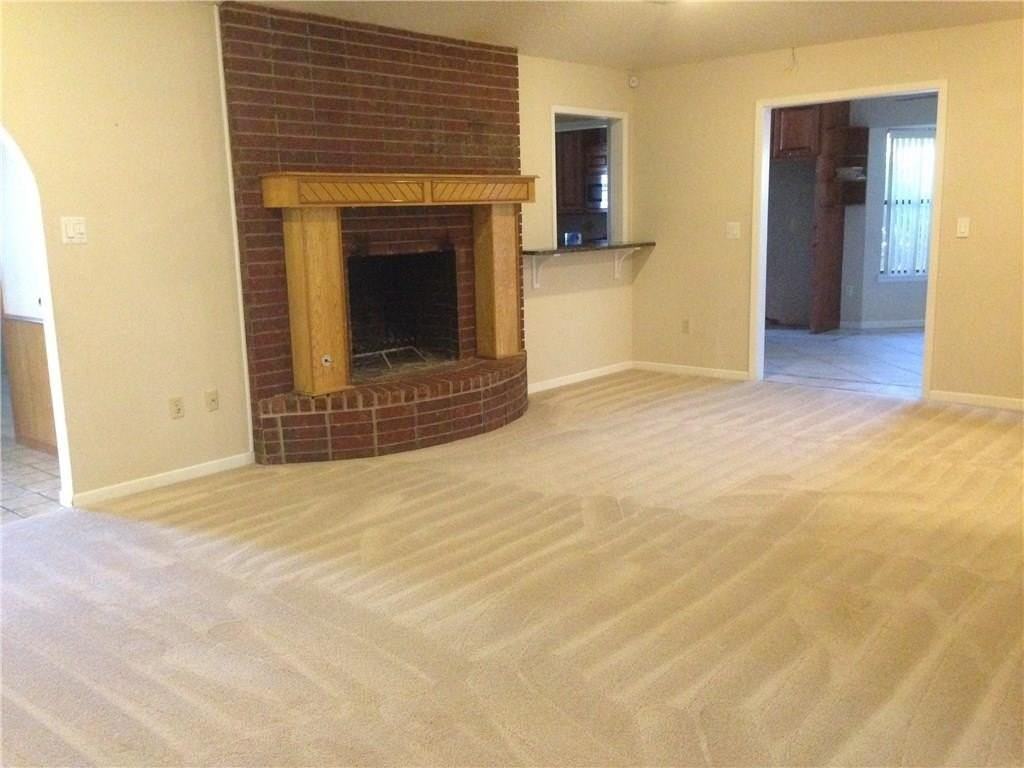 4617 Catclaw Dr - Photo 3 of 18