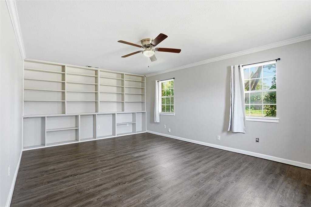 2319 St Gregory St - Photo 2 of 20