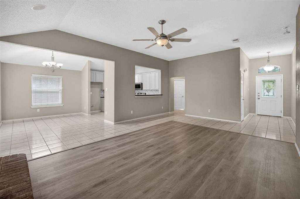 1105 Hidden Glade Dr - Photo 2 of 24