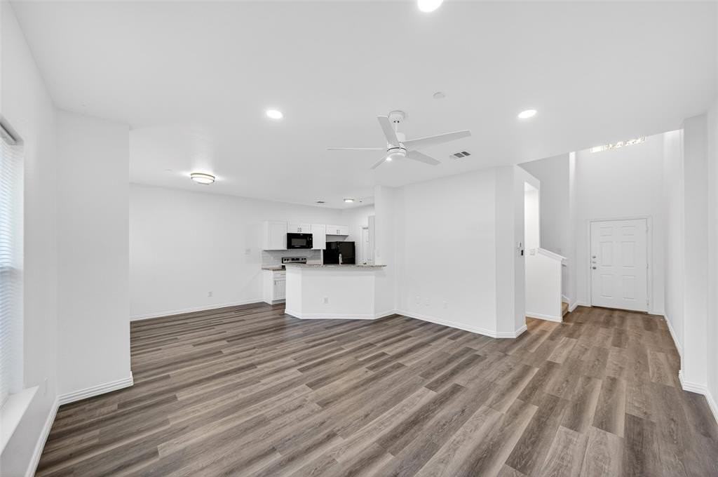 4522 Sycamore Dr - Photo 3 of 37