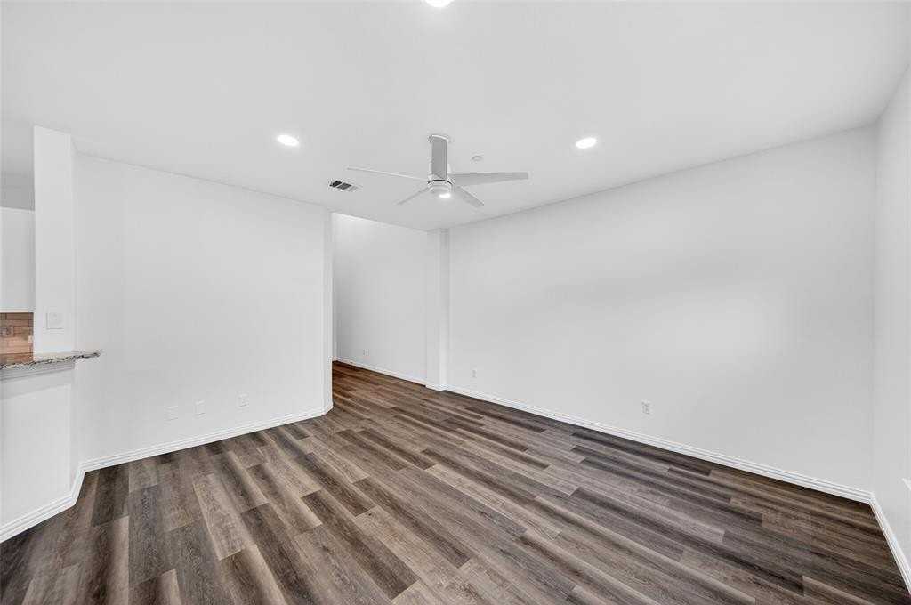 4522 Sycamore Dr - Photo 4 of 37