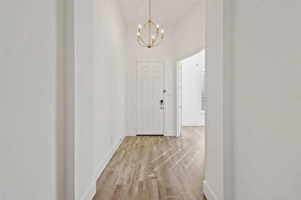 1506 Snowdrop Dr - Photo 7 of 36